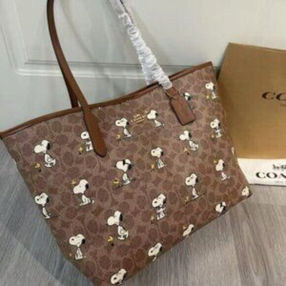NWT Coach X Peanuts City Tote In With Snoopy Woodstock - Picture 2 of 7